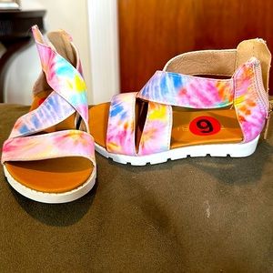 Brand new tahari Tye dye toddler sandals